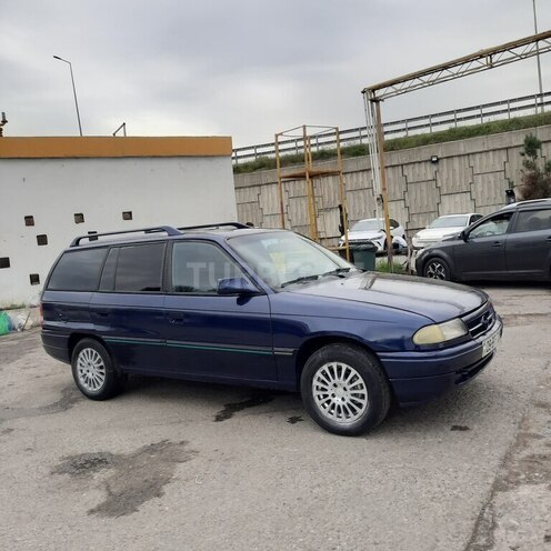 Opel Astra 1994, 248,000 km - 1.6 l - Bakı