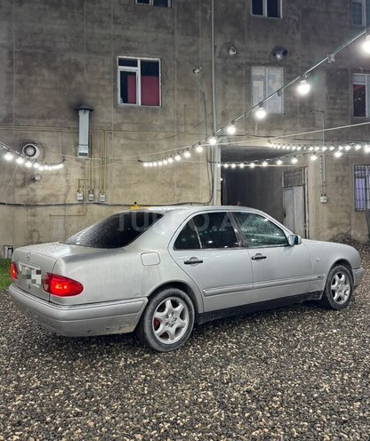 Mercedes E 230 1995, 345,000 km - 2.3 l - Bakı