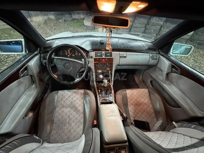 Mercedes E 230 1995, 345,000 km - 2.3 l - Bakı