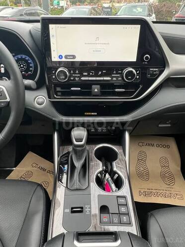 Toyota Highlander 2025, 1,400 km - 2.5 l - Bakı
