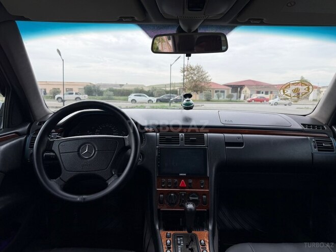 Mercedes E 220 1999, 613,000 km - 2.2 л - Bakı