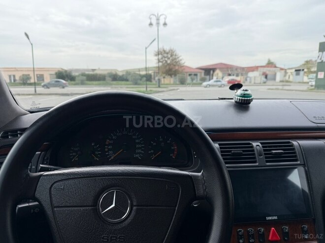Mercedes E 220 1999, 613,000 km - 2.2 л - Bakı