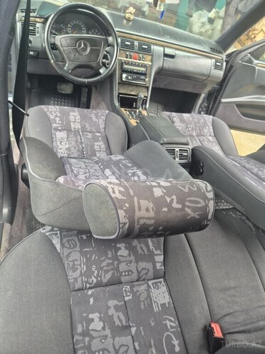 Mercedes E 240 1998, 240,000 km - 2.4 л - Neftçala
