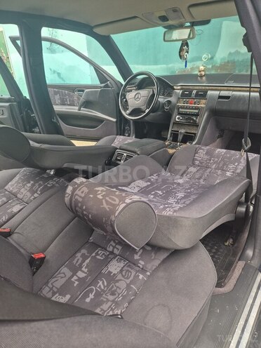 Mercedes E 240 1998, 240,000 km - 2.4 л - Neftçala