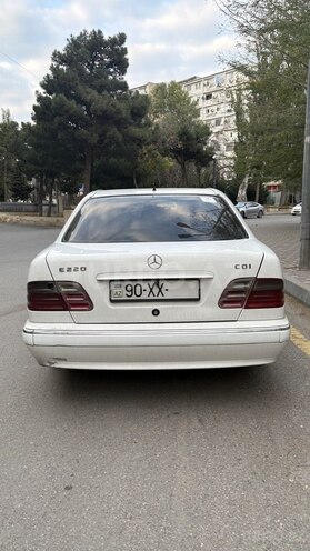 Mercedes E 220 2000, 400,000 km - 2.2 l - Bakı