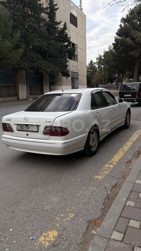 Mercedes E 220 2000, 400,000 km - 2.2 l - Bakı