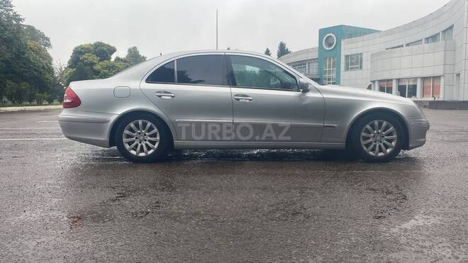 Mercedes E 220 2002, 298,000 km - 2.2 l - Qazax