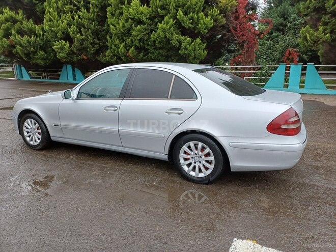 Mercedes E 220 2002, 298,000 km - 2.2 l - Qazax