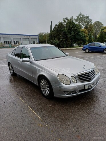 Mercedes E 220 2002, 298,000 km - 2.2 l - Qazax