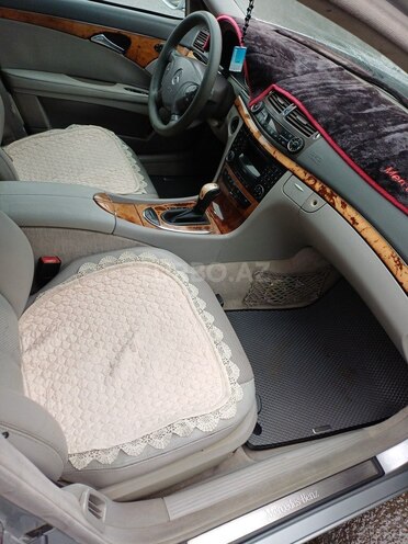 Mercedes E 220 2002, 298,000 km - 2.2 l - Qazax
