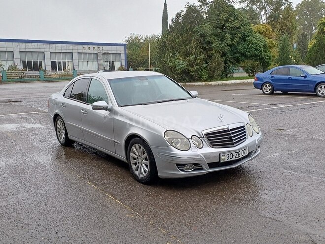 Mercedes E 220 2002, 298,000 km - 2.2 l - Qazax