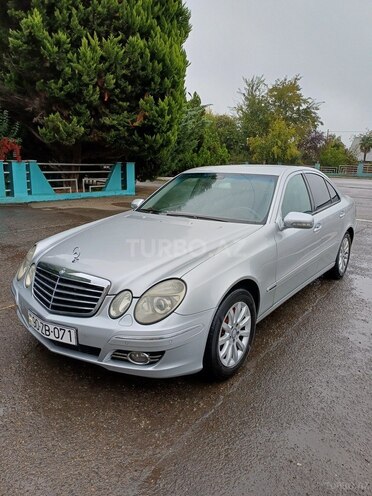 Mercedes E 220 2002, 298,000 km - 2.2 l - Qazax