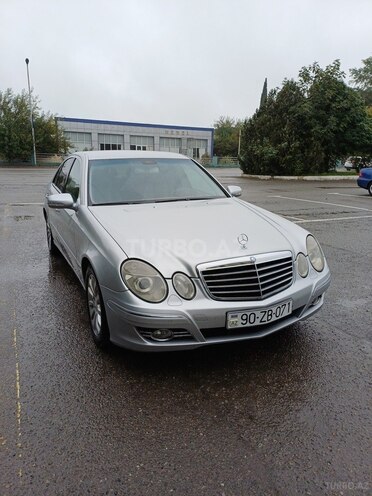 Mercedes E 220 2002, 298,000 km - 2.2 l - Qazax