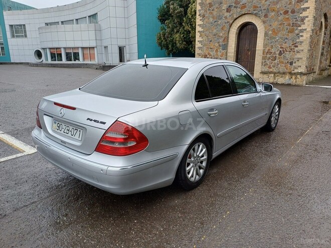 Mercedes E 220 2002, 298,000 km - 2.2 l - Qazax