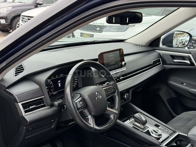 Mitsubishi Outlander 2023, 41,000 km - 2.5 l - Bakı