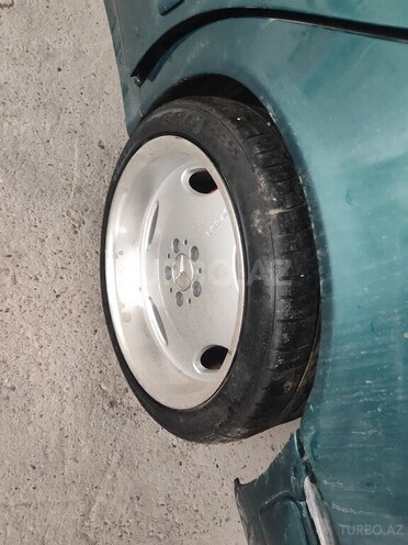 Mercedes E 200 1996, 350,000 km - 2.0 л - Yevlax