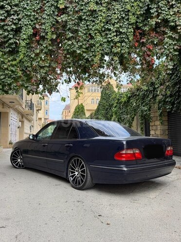 Mercedes E 270 2001, 400,000 km - 2.7 l - Bakı