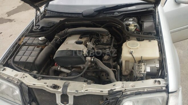 Mercedes C 200 1999, 220,356 km - 2.0 л - Sabirabad