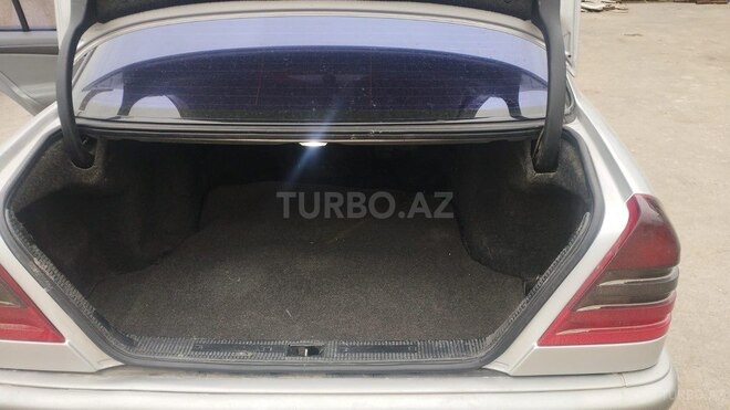 Mercedes C 200 1999, 220,356 km - 2.0 л - Sabirabad