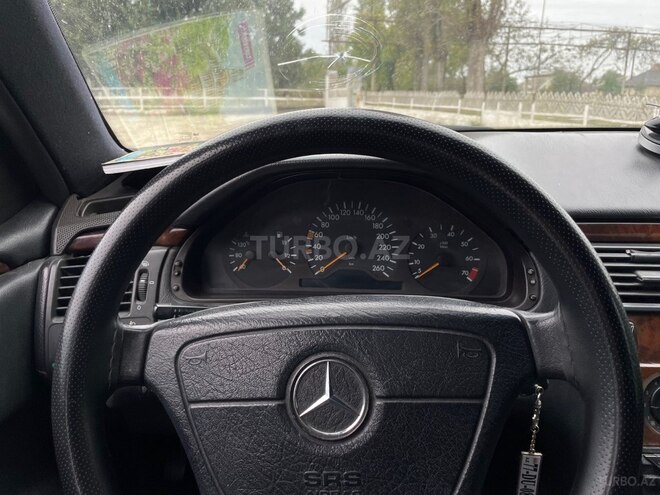 Mercedes E 320 1996, 325,255 km - 3.2 l - Xaçmaz