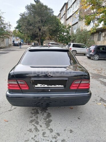 Mercedes E 240 1998, 340,567 km - 2.4 l - Bakı
