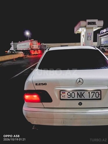 Mercedes E 250 1995, 250,000 km - 2.5 l - Sumqayıt