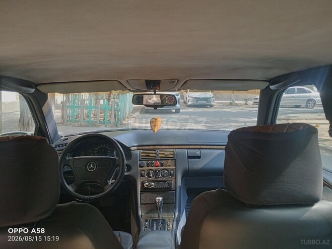 Mercedes E 250 1995, 250,000 km - 2.5 l - Sumqayıt