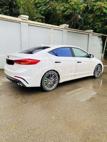 Hyundai Elantra 2017, 241,402 km - 1.6 l - Bakı
