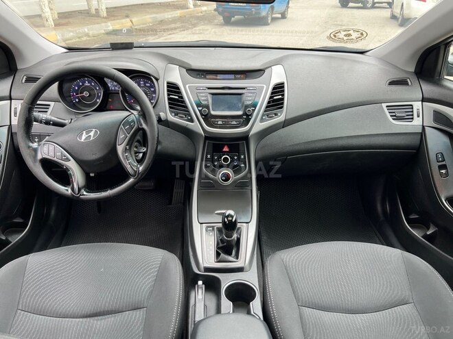 Hyundai Elantra 2015, 218,000 km - 1.8 l - Bakı