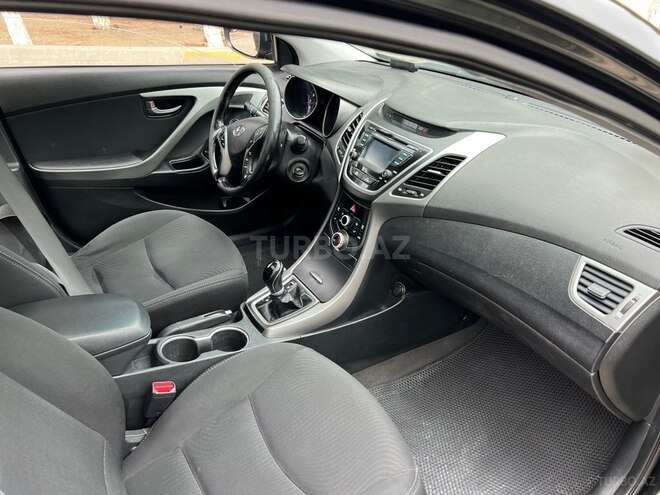 Hyundai Elantra 2015, 218,000 km - 1.8 l - Bakı