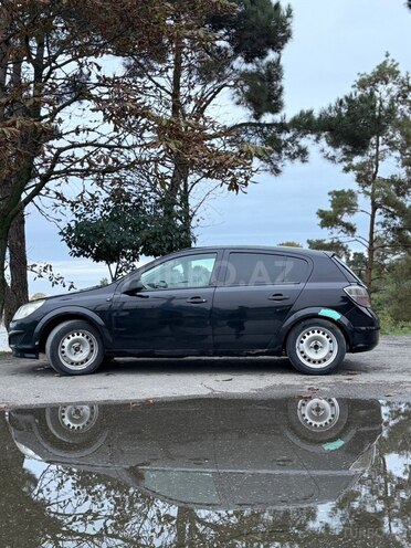 Opel Astra 2009, 283,000 km - 1.4 l - Quba