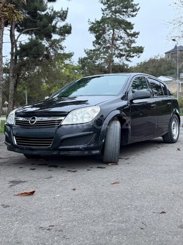 Opel Astra 2009, 283,000 km - 1.4 l - Quba