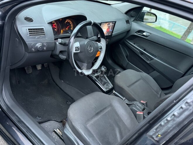 Opel Astra 2009, 283,000 km - 1.4 l - Quba