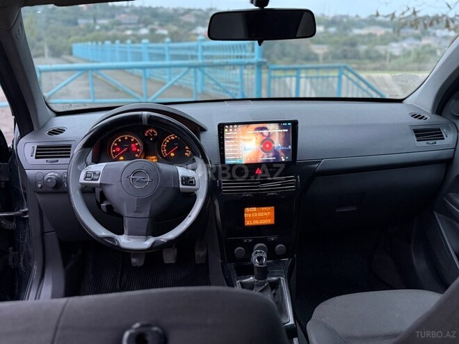 Opel Astra 2009, 283,000 km - 1.4 l - Quba