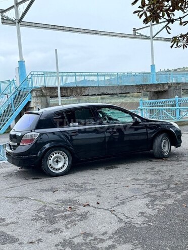 Opel Astra 2009, 283,000 km - 1.4 l - Quba