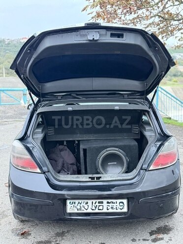 Opel Astra 2009, 283,000 km - 1.4 l - Quba