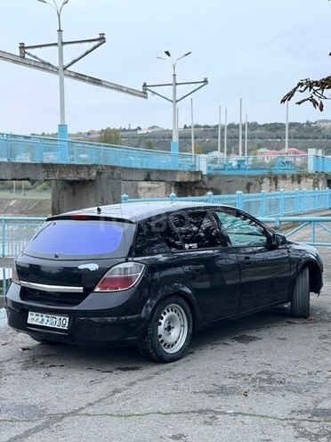 Opel Astra 2009, 283,000 km - 1.4 l - Quba
