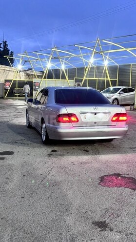 Mercedes E 220 2001, 401,000 km - 2.2 l - Bakı