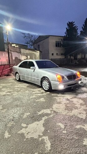 Mercedes E 220 2001, 401,000 km - 2.2 l - Bakı