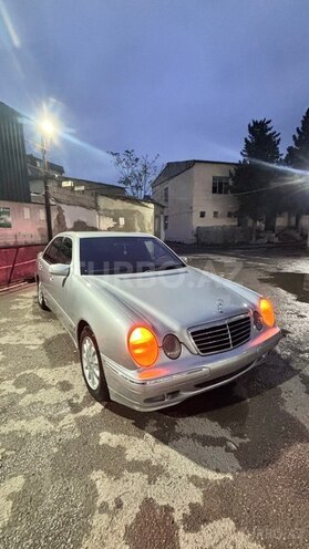 Mercedes E 220 2001, 401,000 km - 2.2 l - Bakı