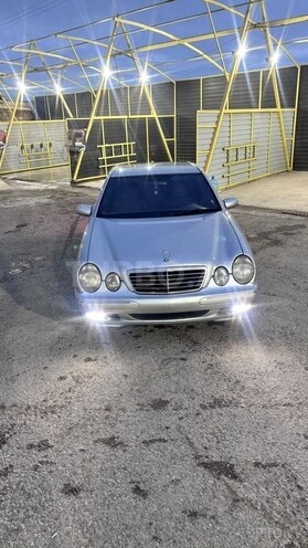 Mercedes E 220 2001, 401,000 km - 2.2 l - Bakı