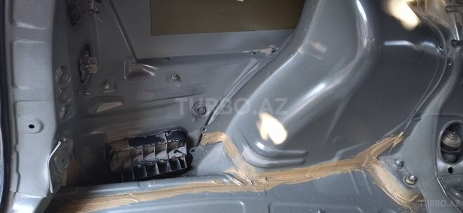 Toyota Corolla 2004, 205,435 km - 1.4 л - Bakı