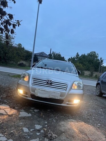 Toyota Avensis 2004, 280,000 km - 2.0 l - Quba