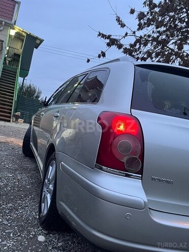 Toyota Avensis 2004, 280,000 km - 2.0 l - Quba