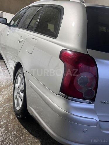 Toyota Avensis 2004, 280,000 km - 2.0 l - Quba
