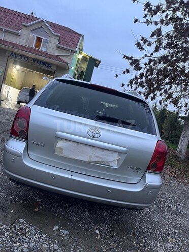 Toyota Avensis 2004, 280,000 km - 2.0 l - Quba