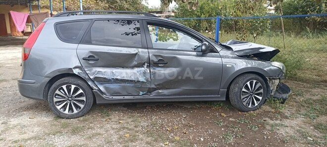 Hyundai i30 2011, 350,000 km - 1.6 л - Biləsuvar