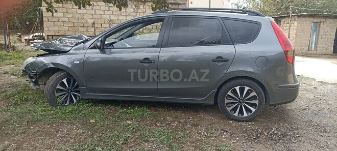 Hyundai i30 2011, 350,000 km - 1.6 л - Biləsuvar