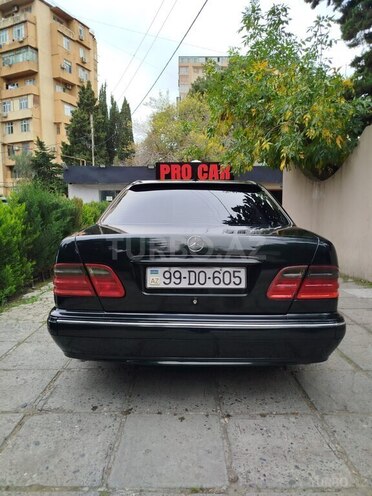 Mercedes E 240 2000, 324,300 km - 2.6 л - Bakı