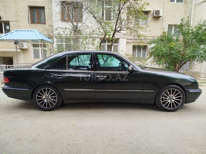 Mercedes E 240 2000, 324,300 km - 2.6 л - Bakı